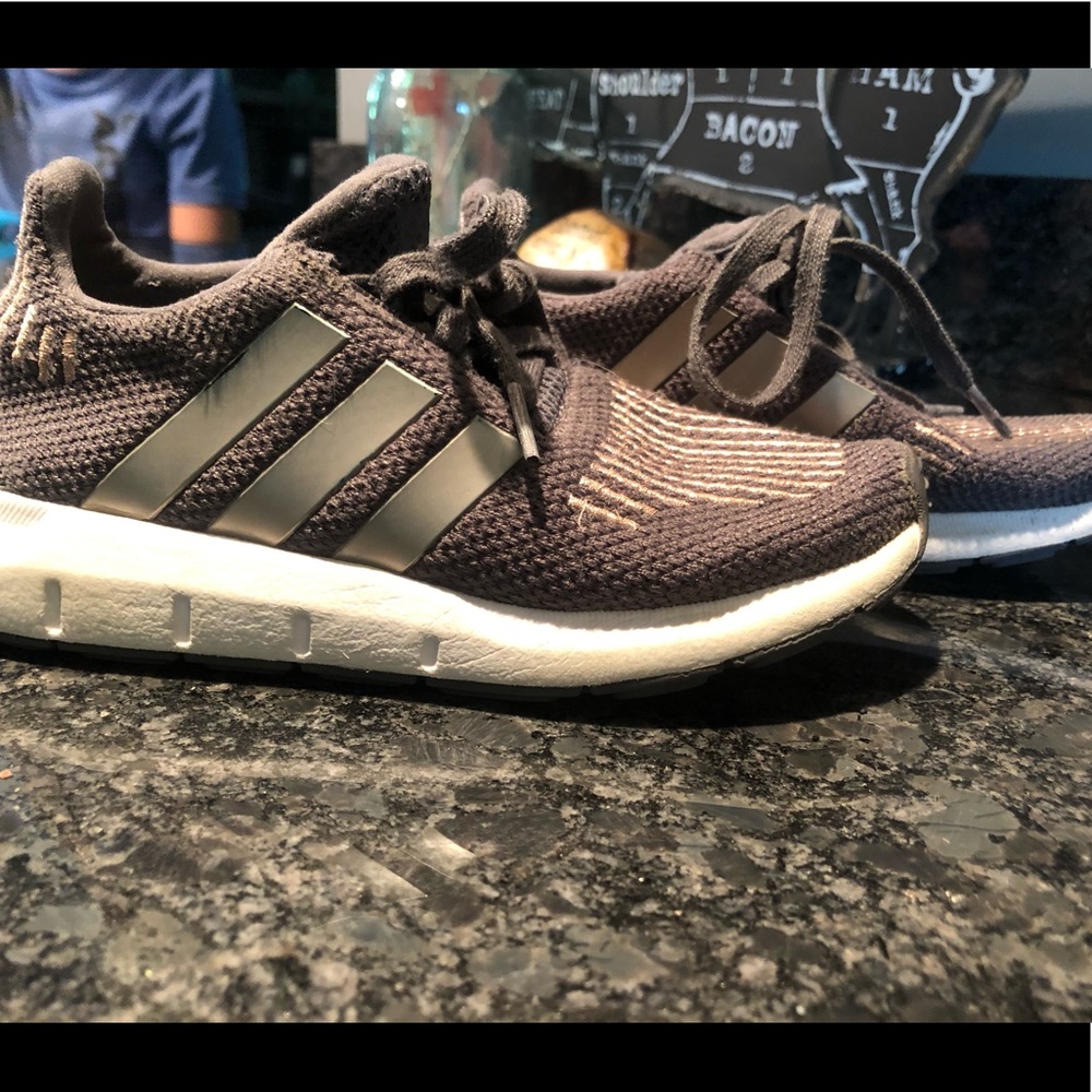 Adidas girls tennis shoes